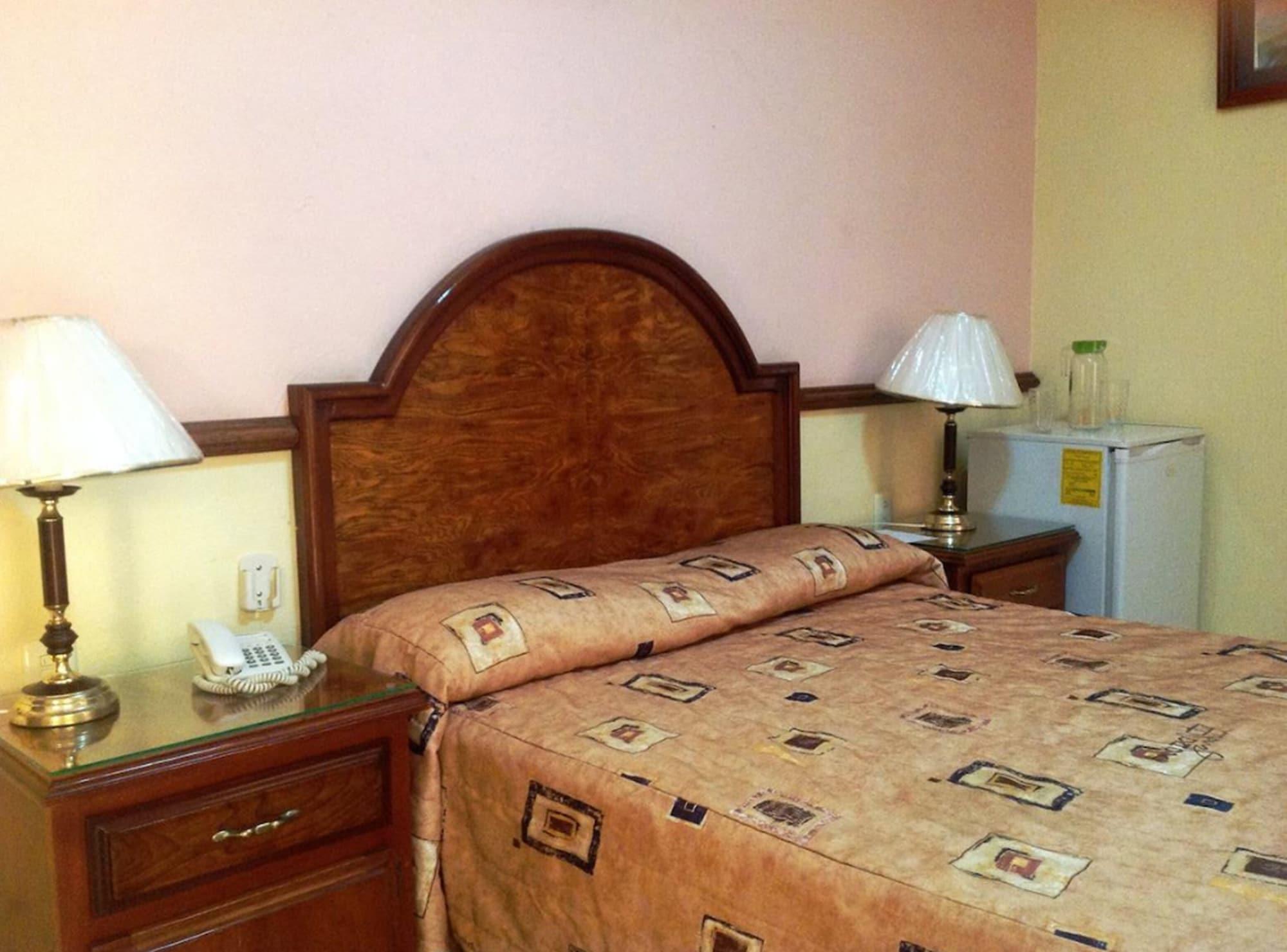 Hotel Plaza Jardín 2
