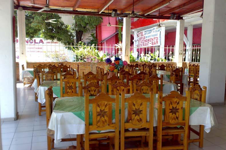 image-housing-carousel