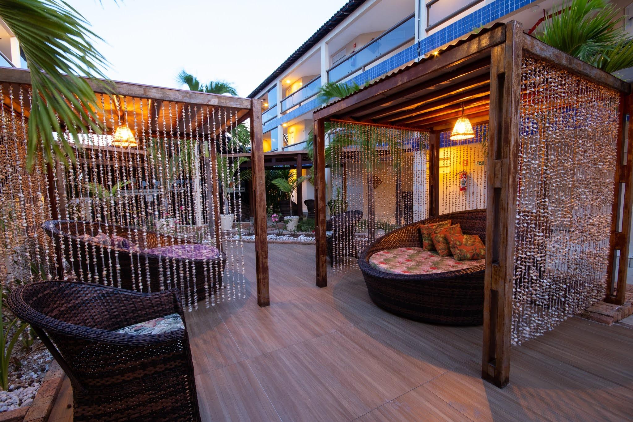 image-housing-carousel