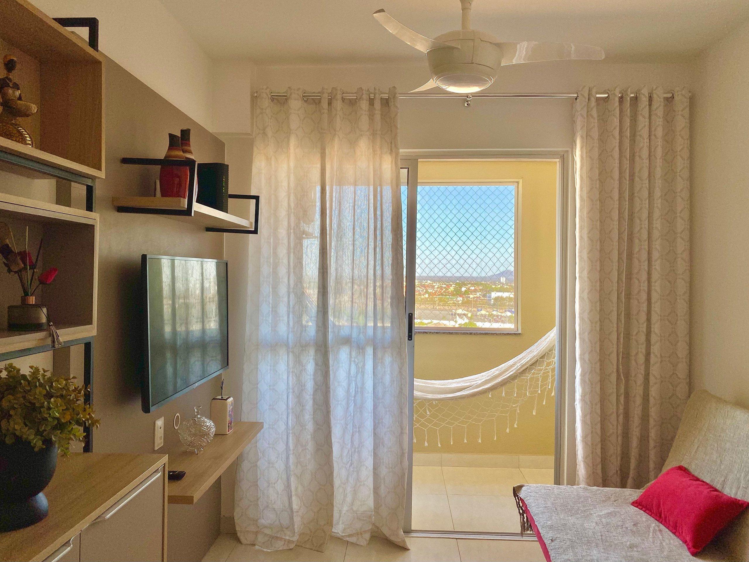 image-housing-carousel