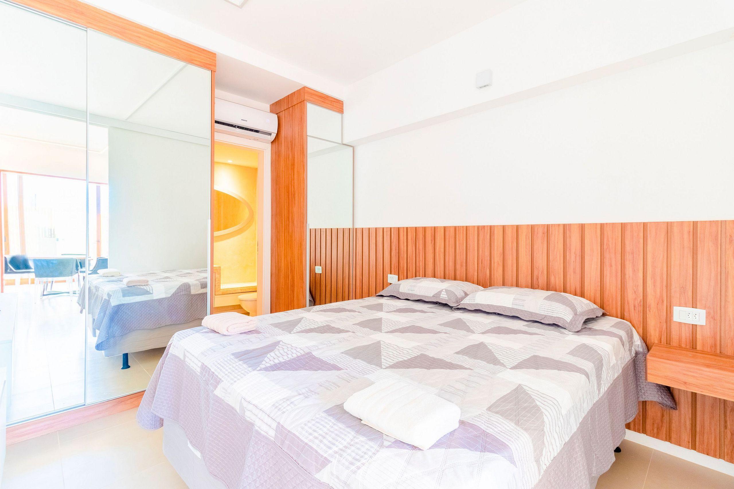 image-housing-carousel
