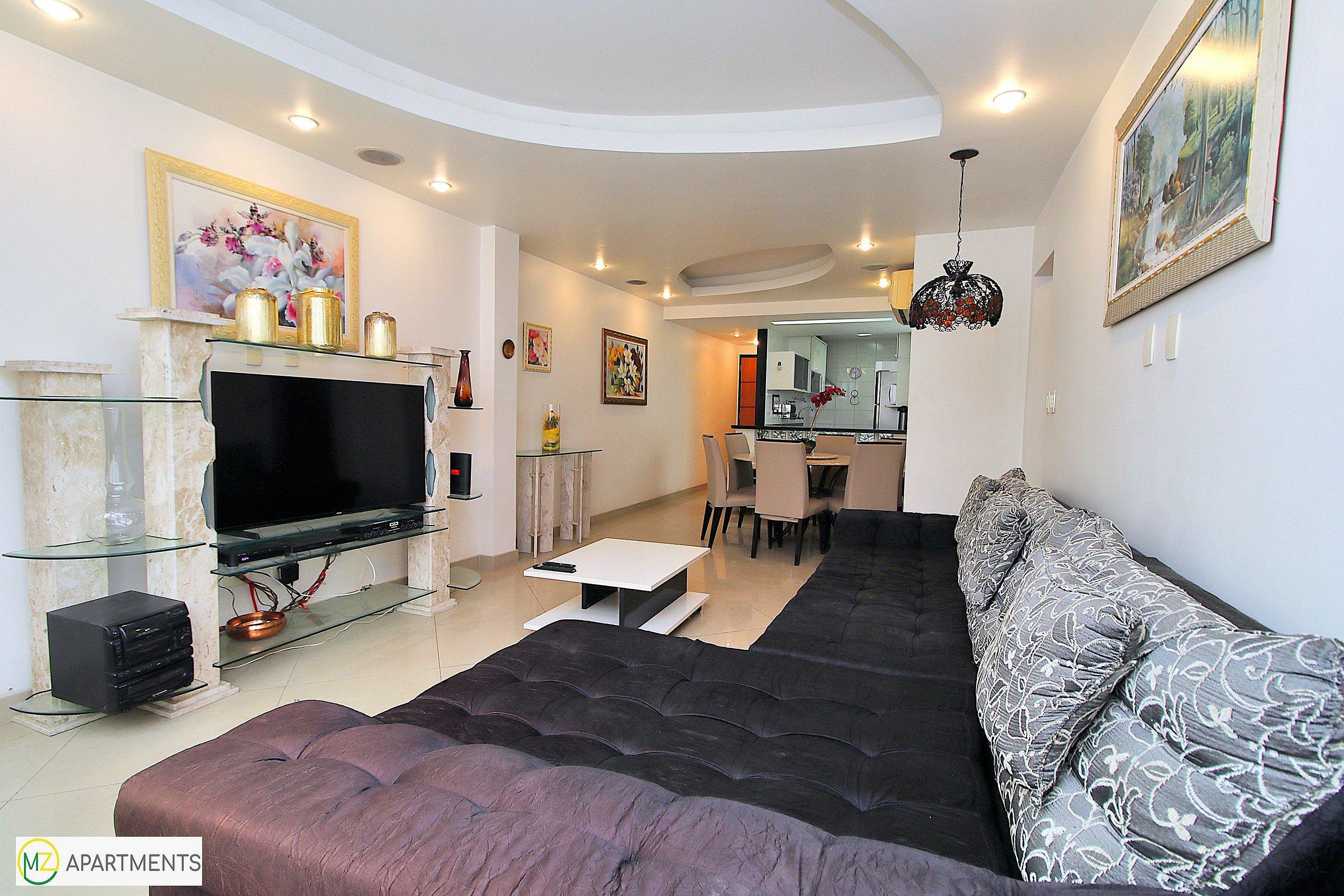 image-housing-carousel