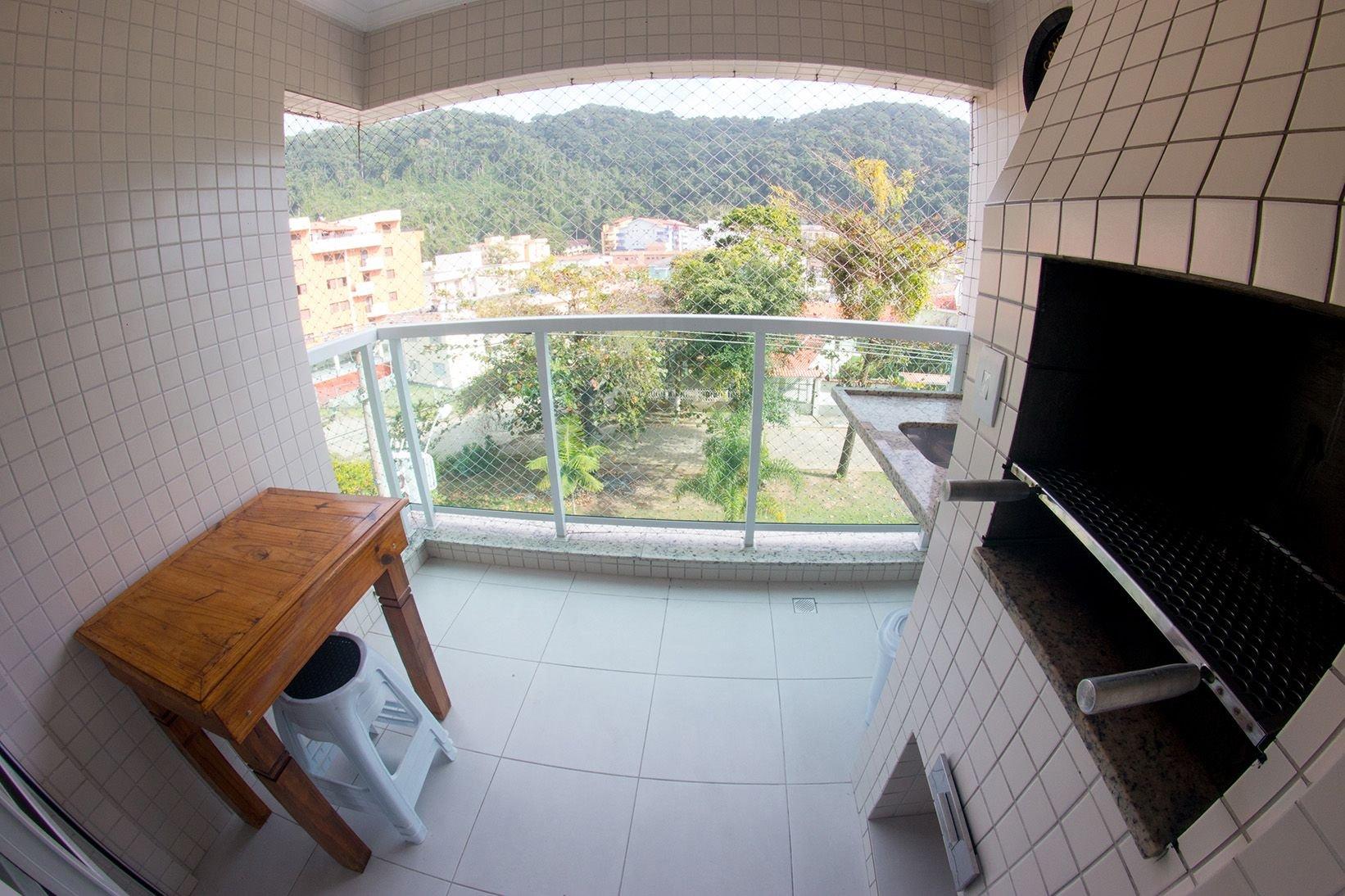 image-housing-carousel