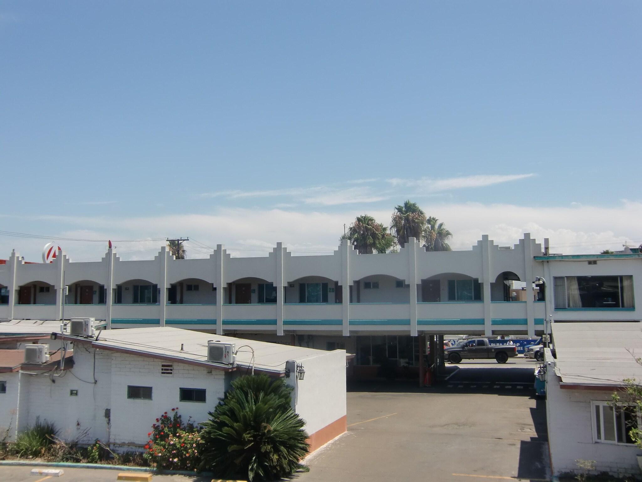 image-housing-carousel