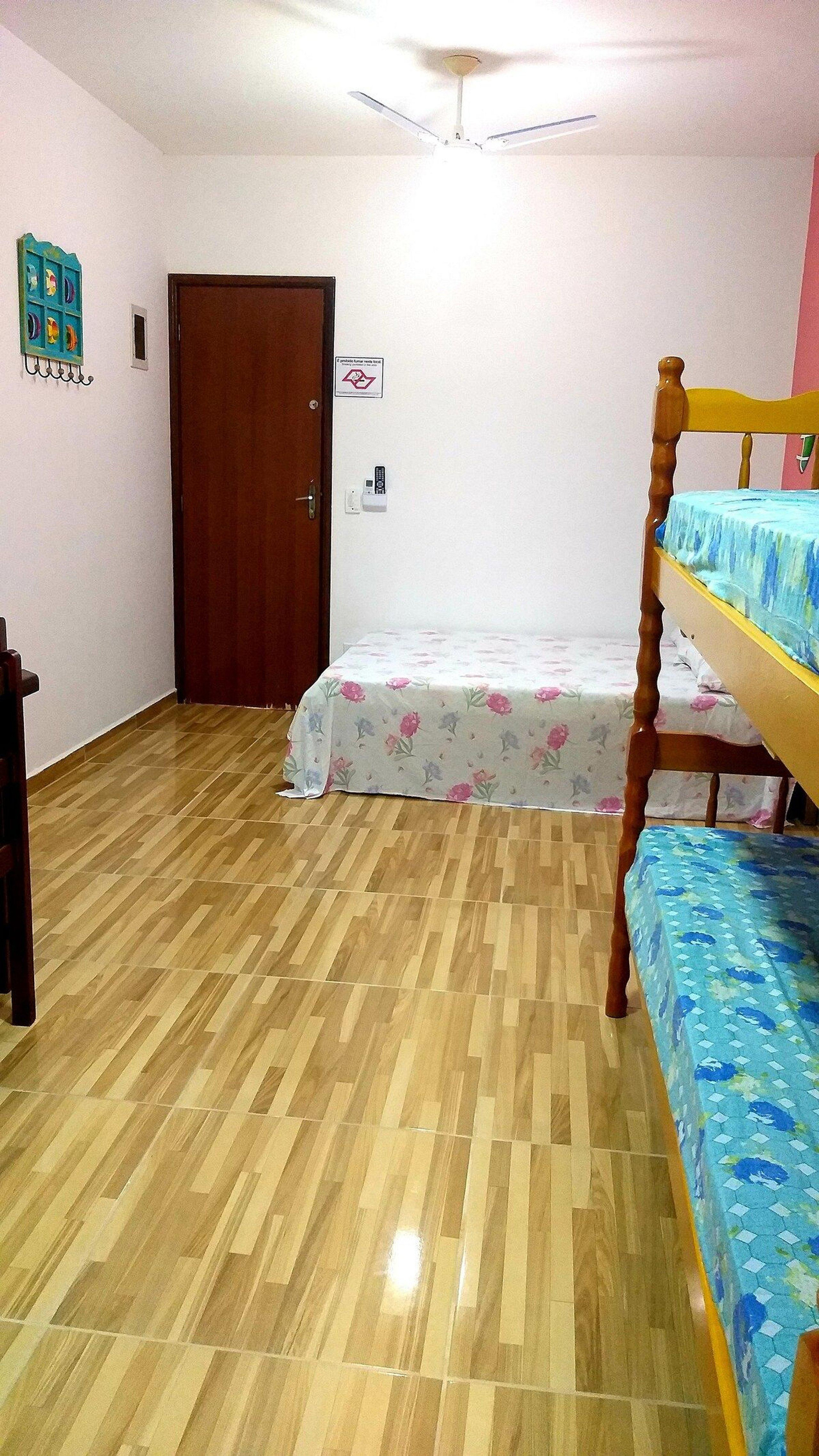 image-housing-carousel