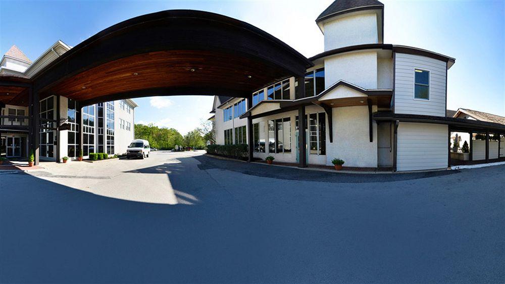 image-housing-carousel