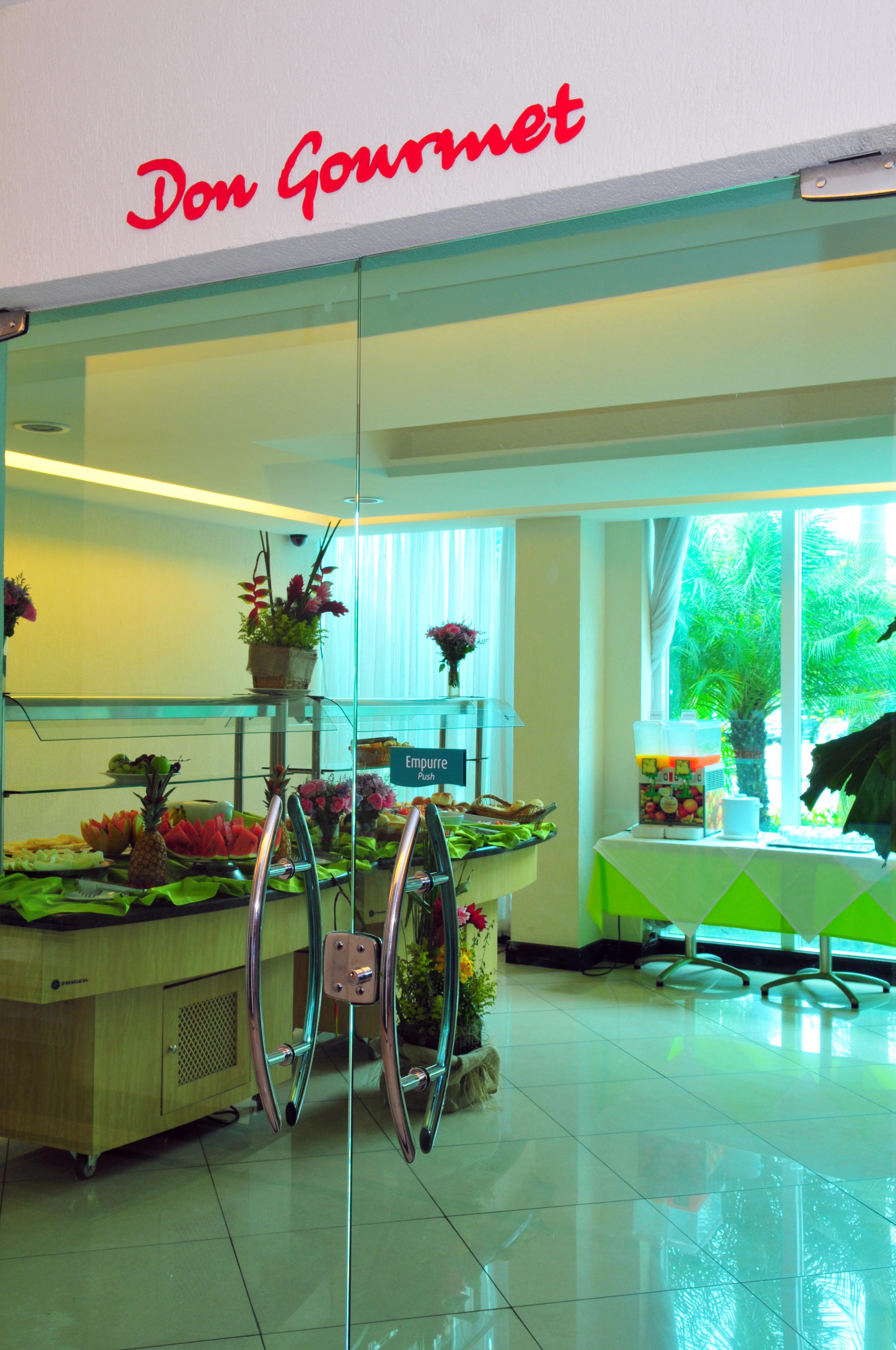 image-housing-carousel