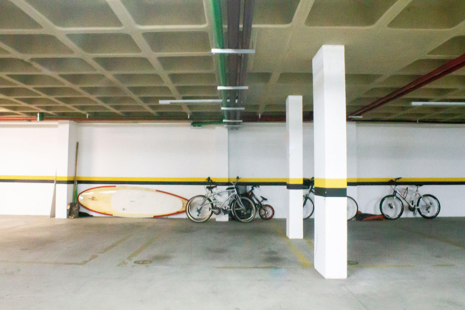 image-housing-carousel