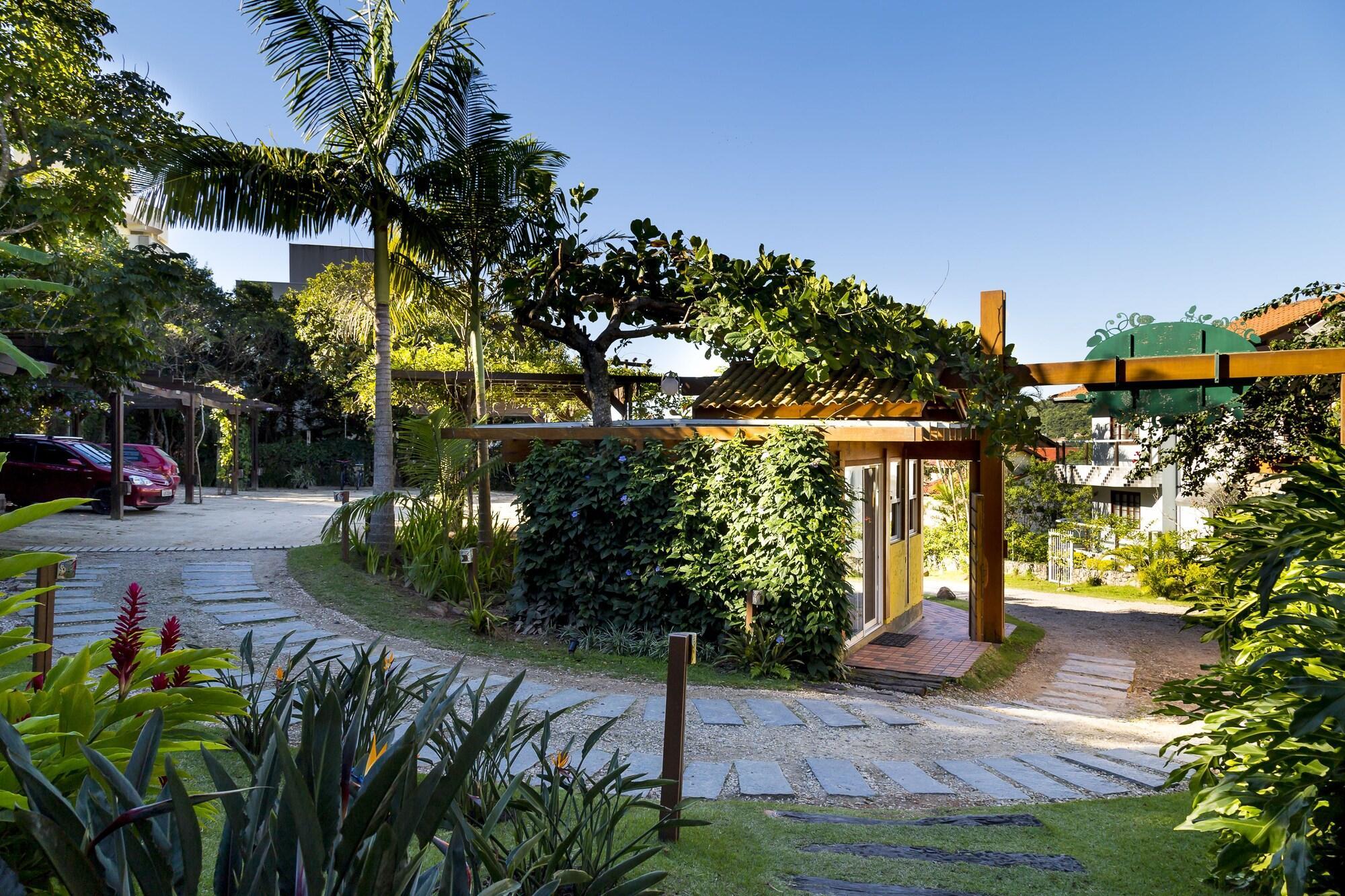 image-housing-carousel