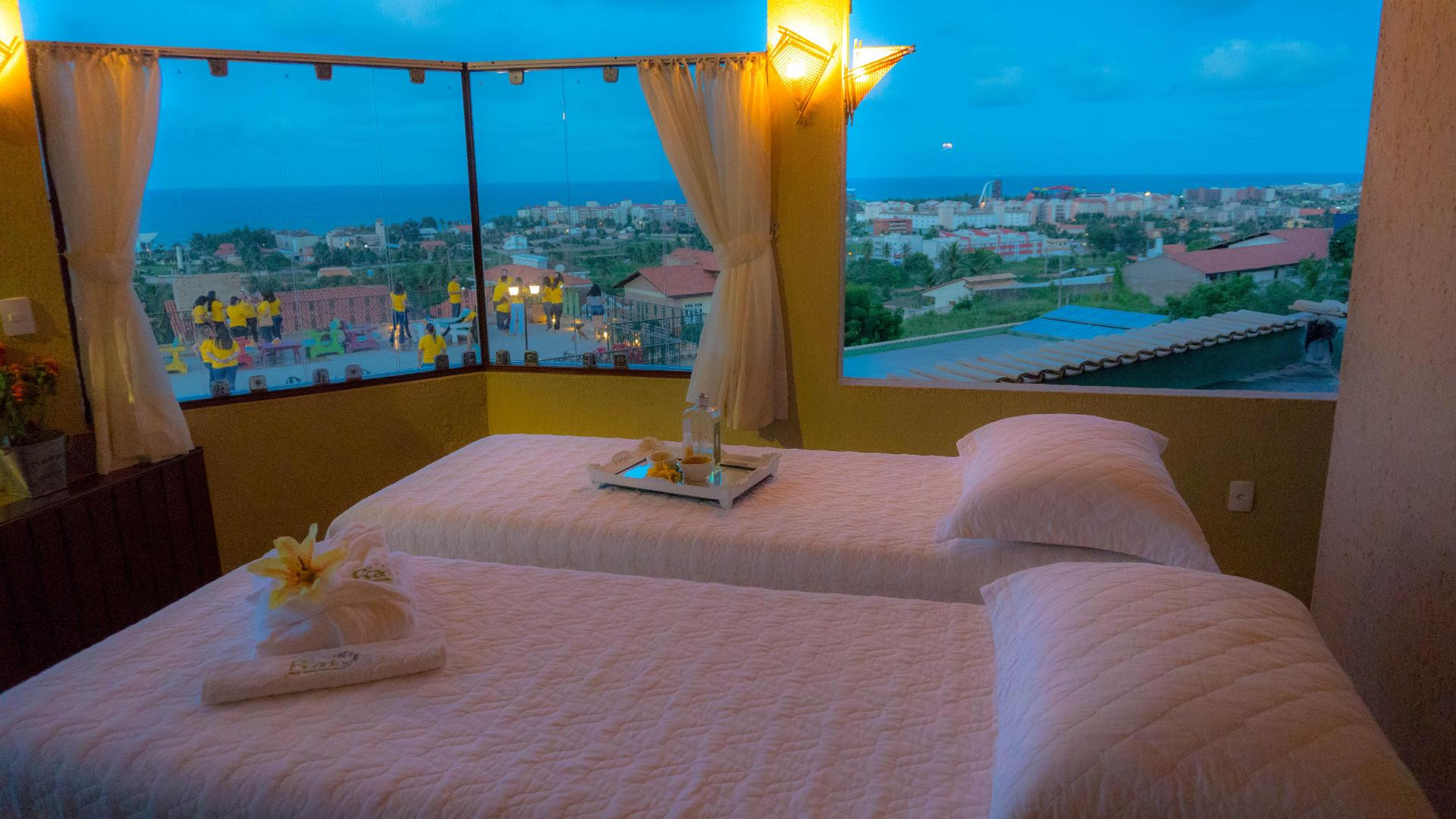 image-housing-carousel