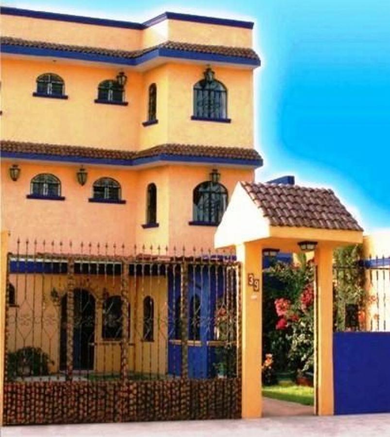image-housing-carousel