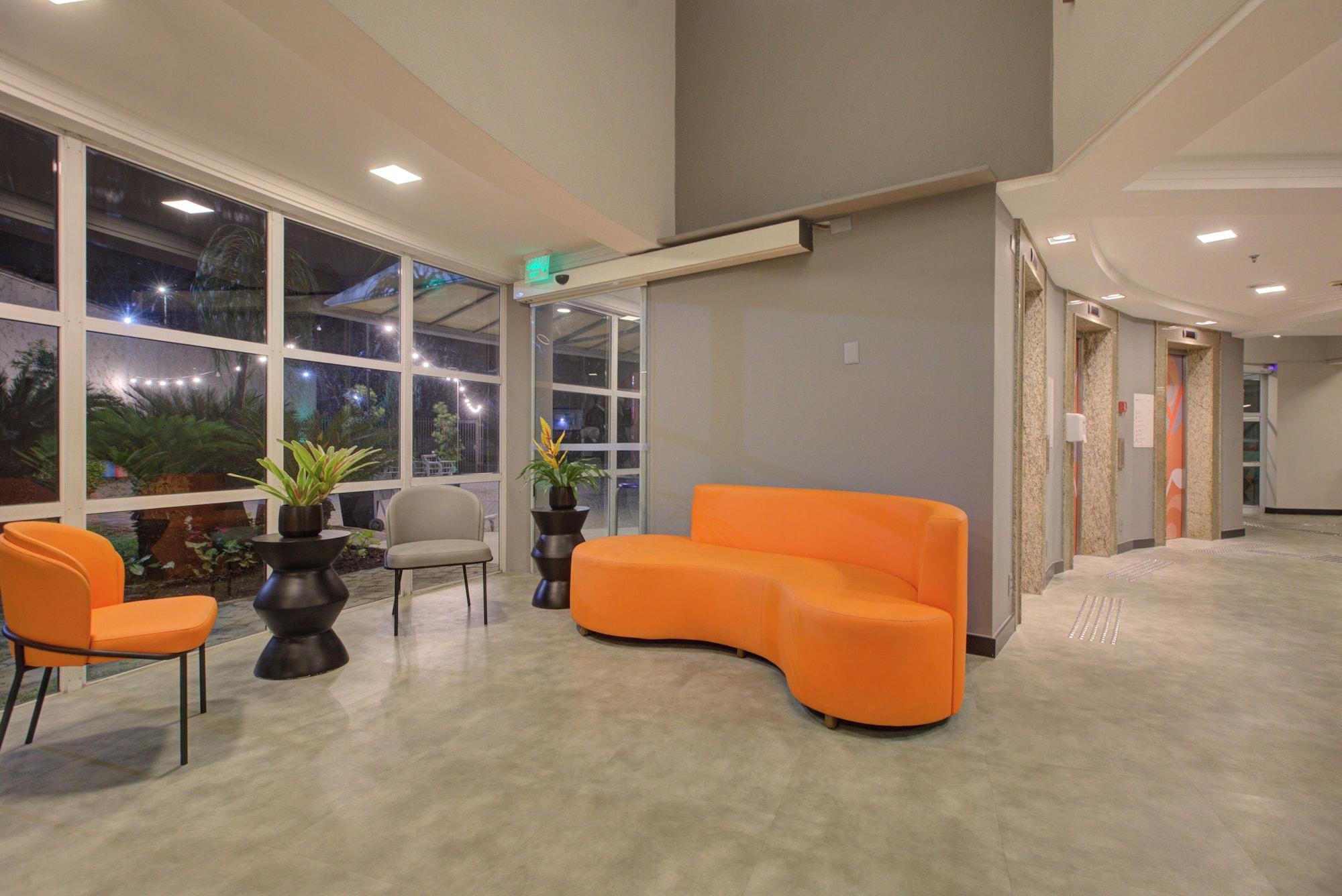 image-housing-carousel