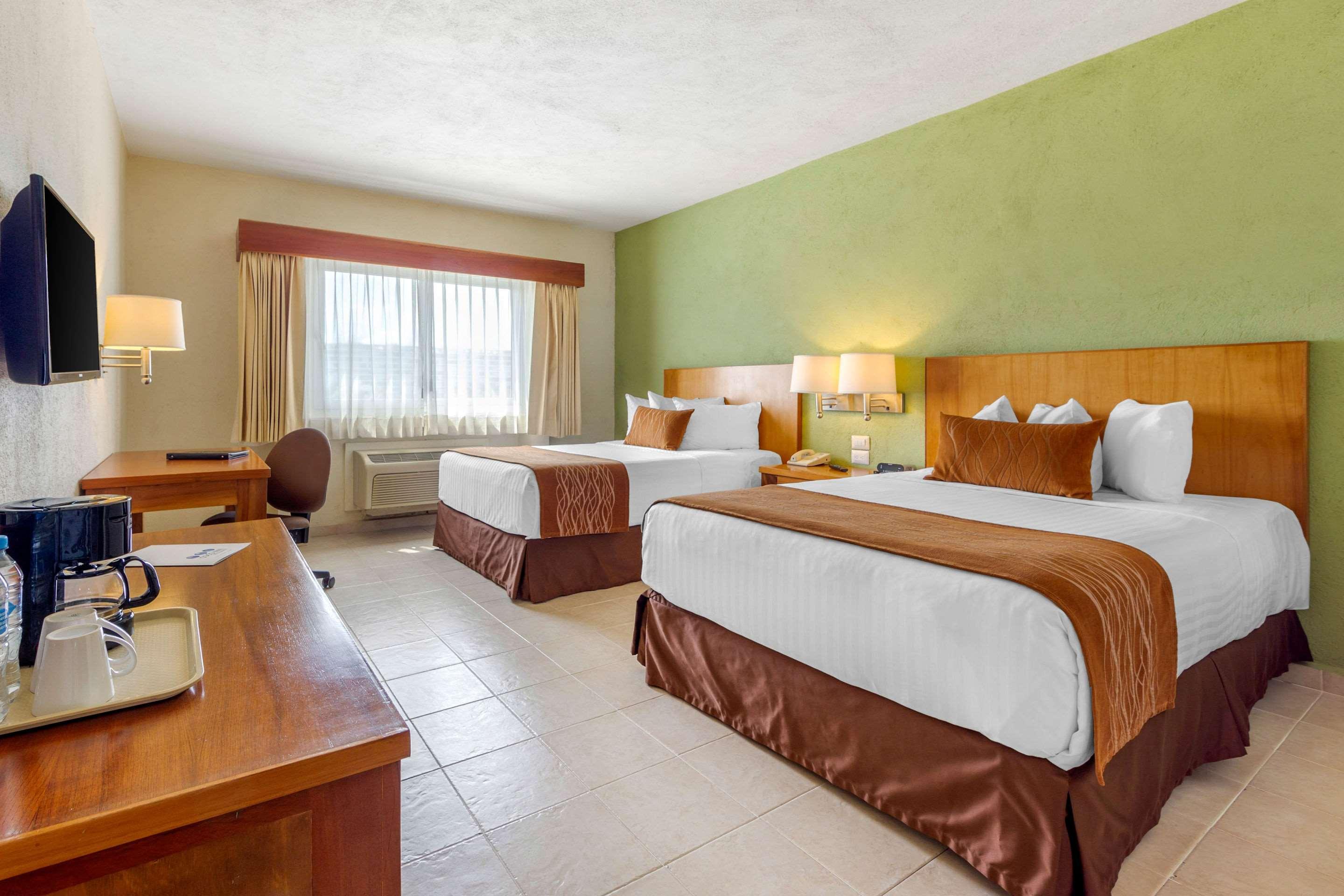 2 Double Beds, Nonsmoking, Accessible