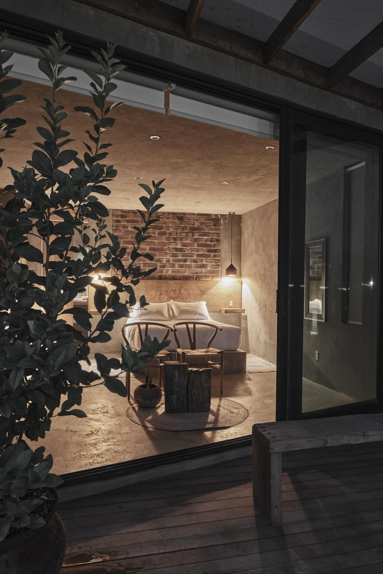 image-housing-carousel