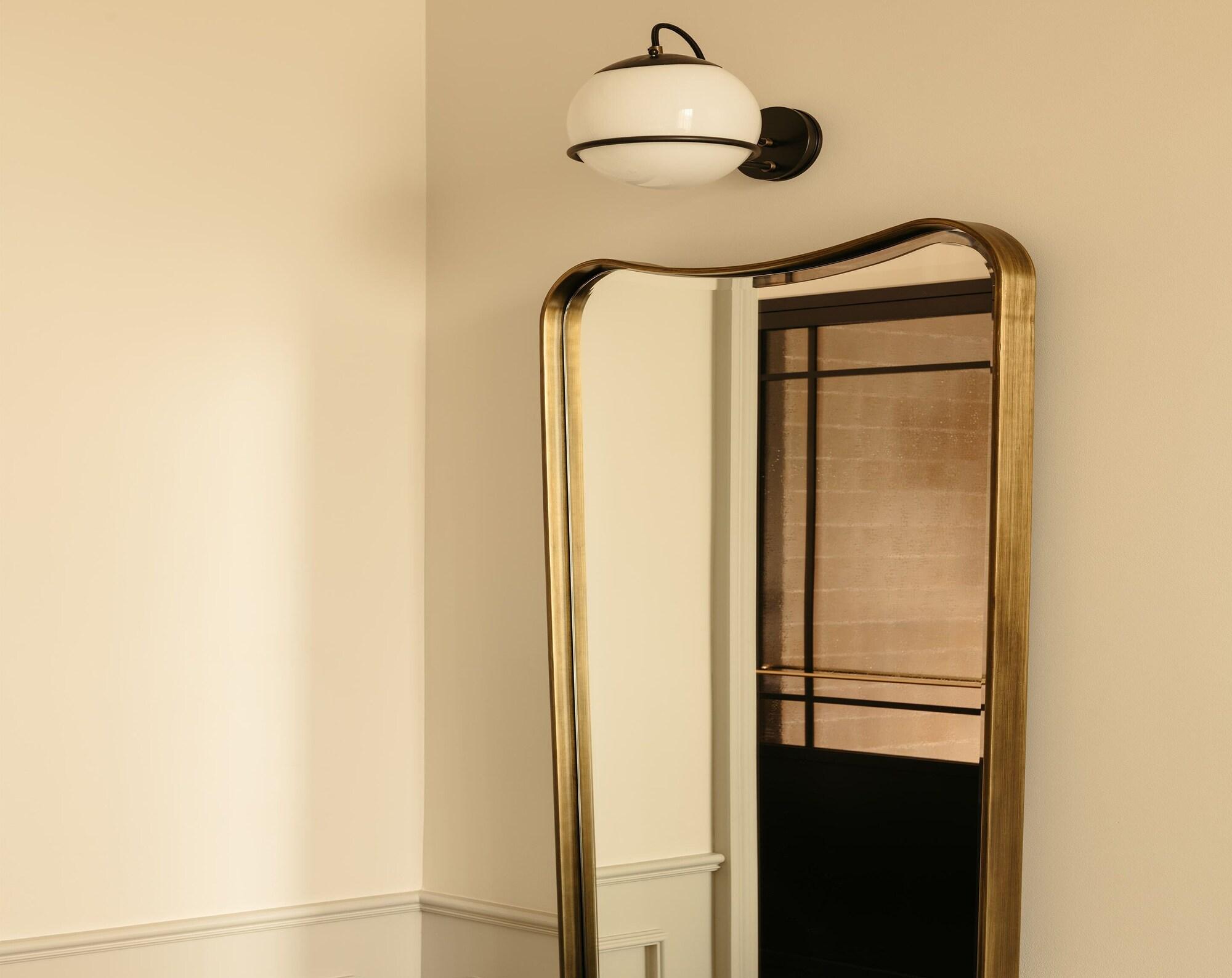 image-housing-carousel
