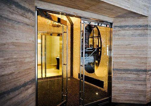 image-housing-carousel