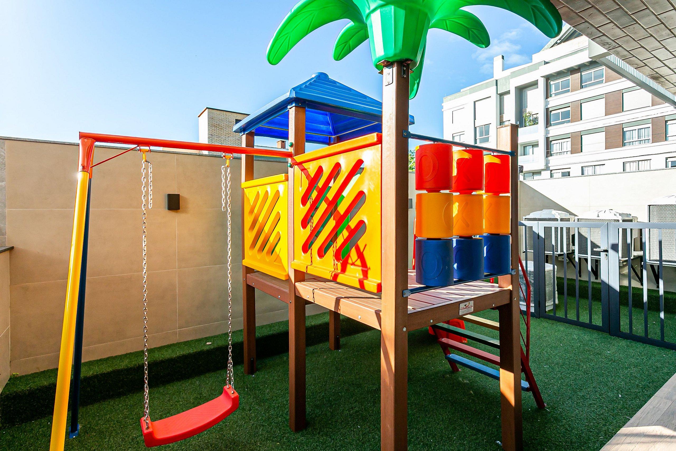 image-housing-carousel