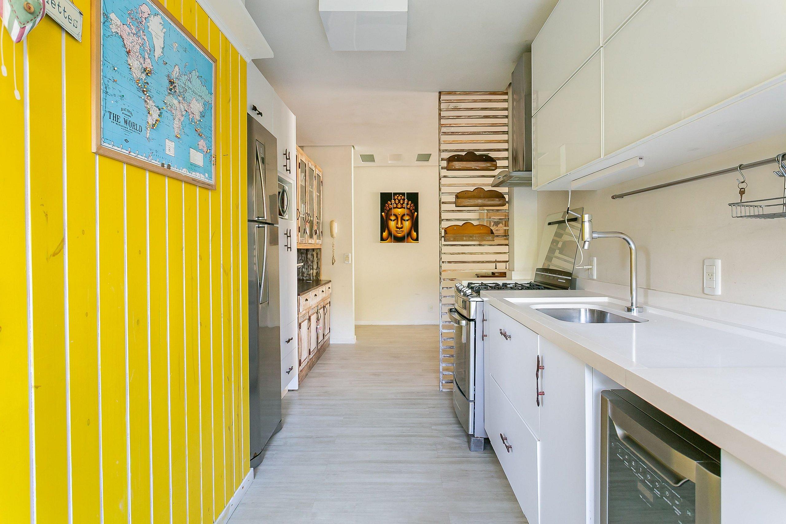 image-housing-carousel