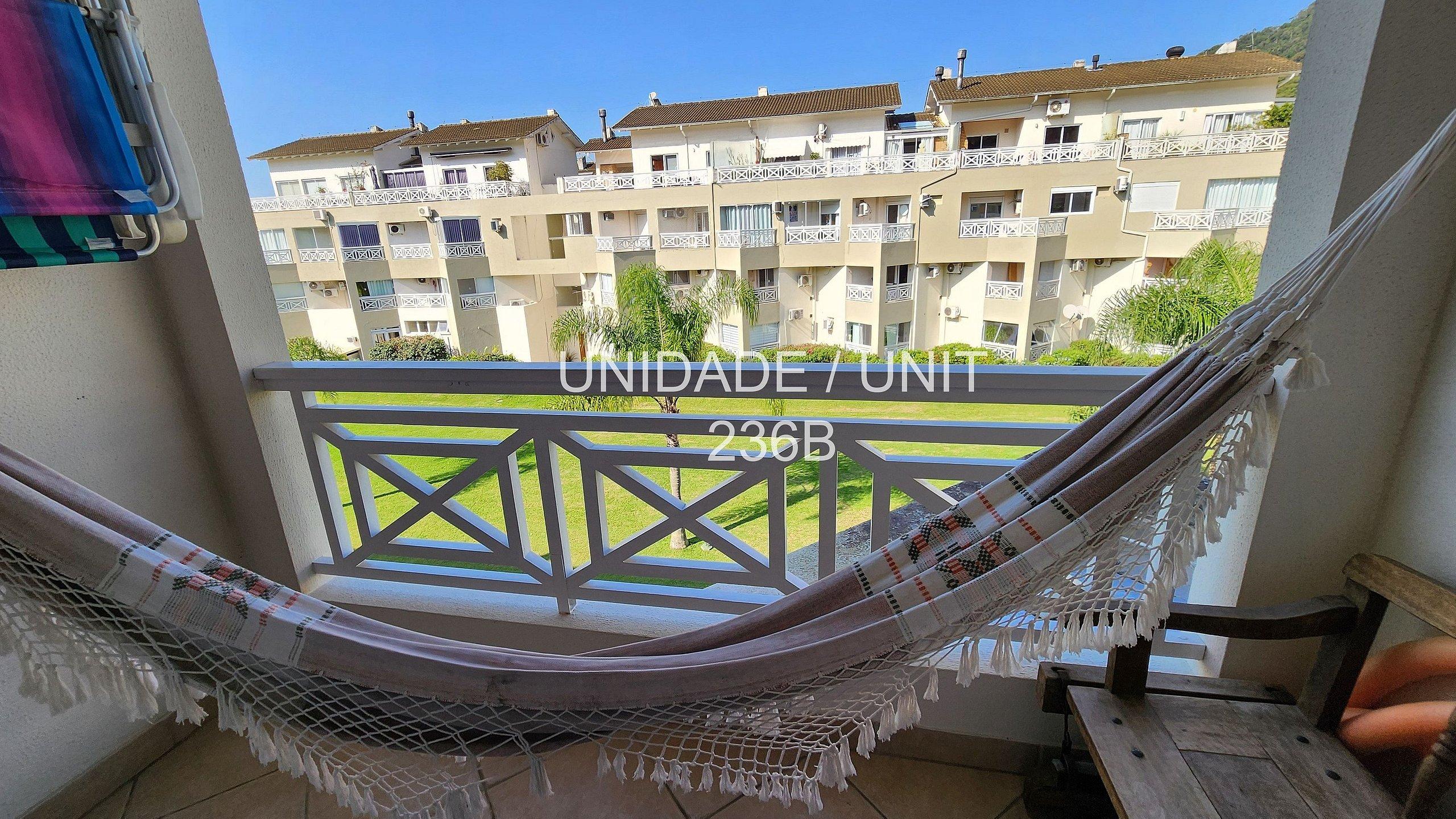 image-housing-carousel
