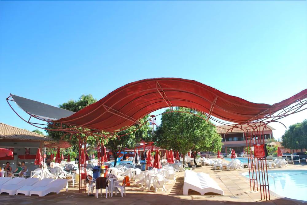 image-housing-carousel