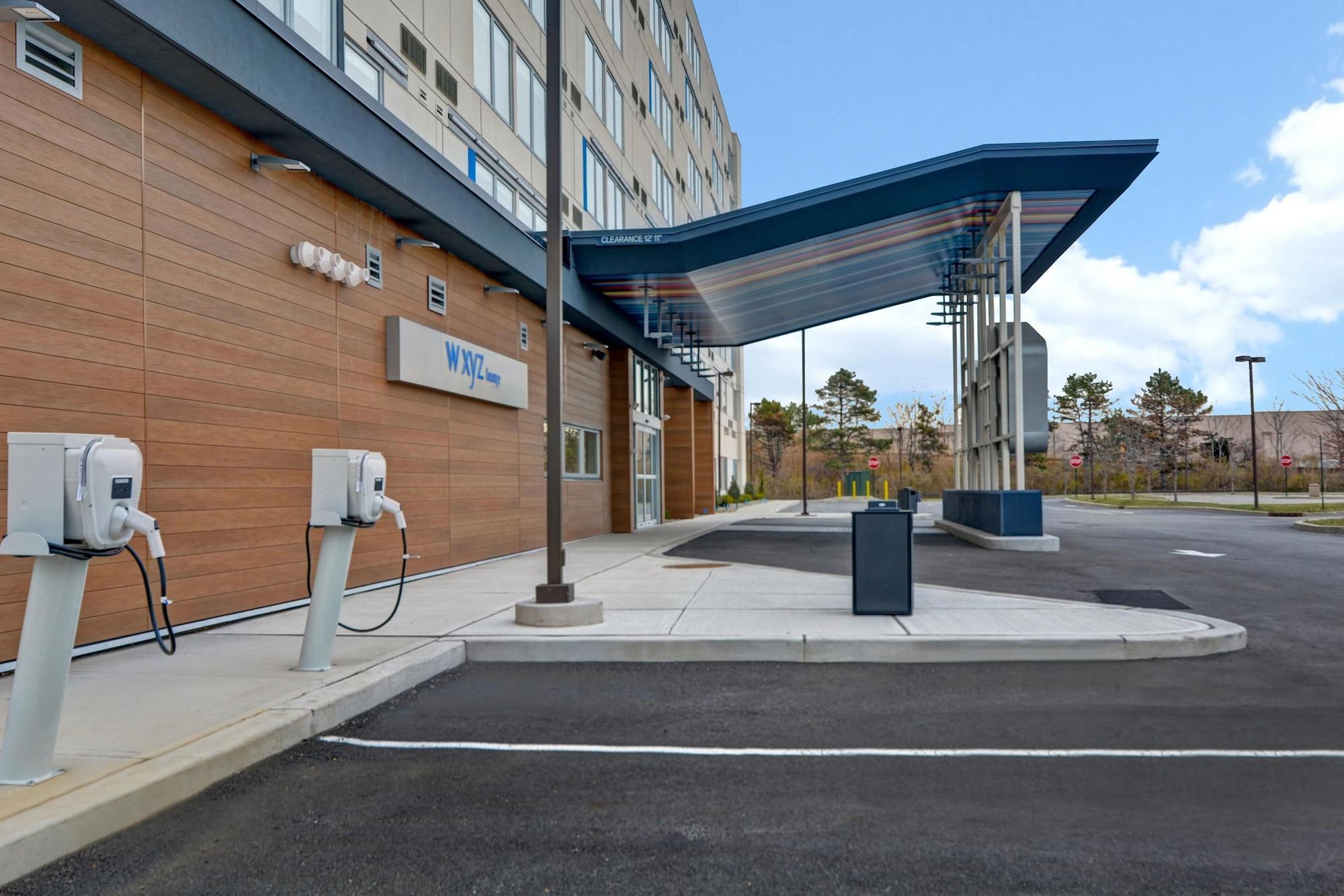 image-housing-carousel
