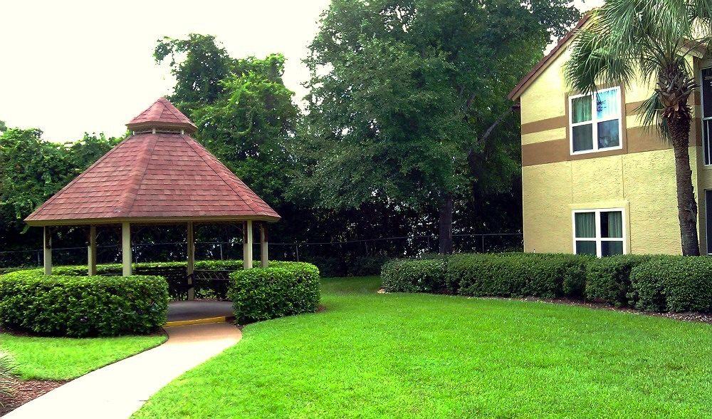 image-housing-carousel