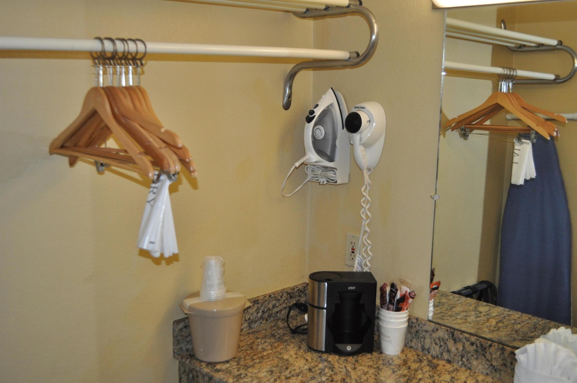 image-housing-carousel