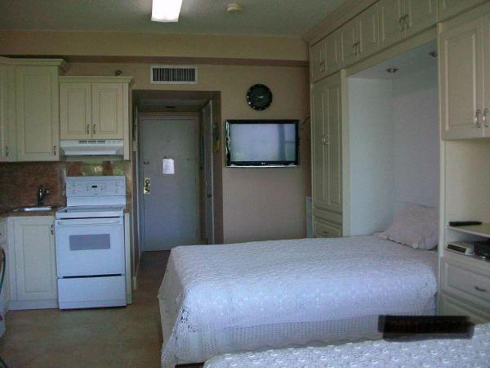 image-housing-carousel