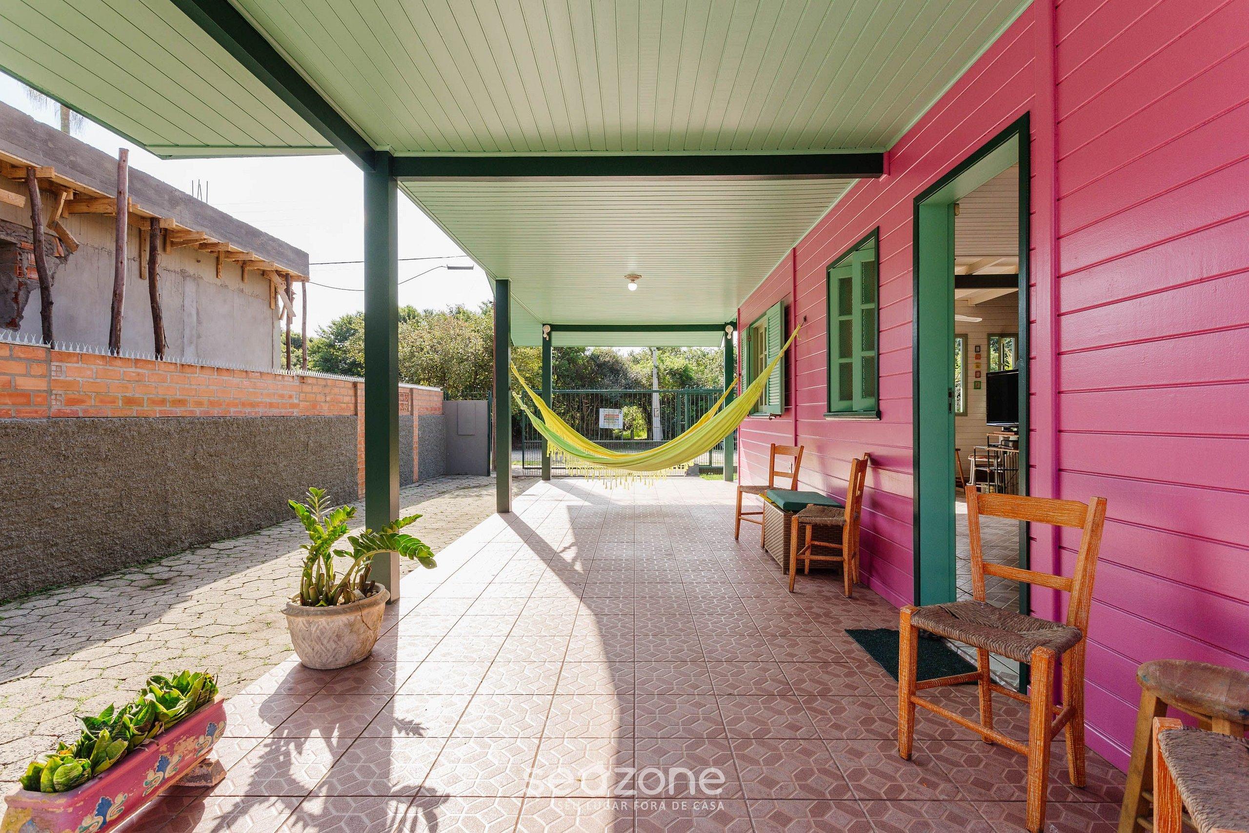 image-housing-carousel
