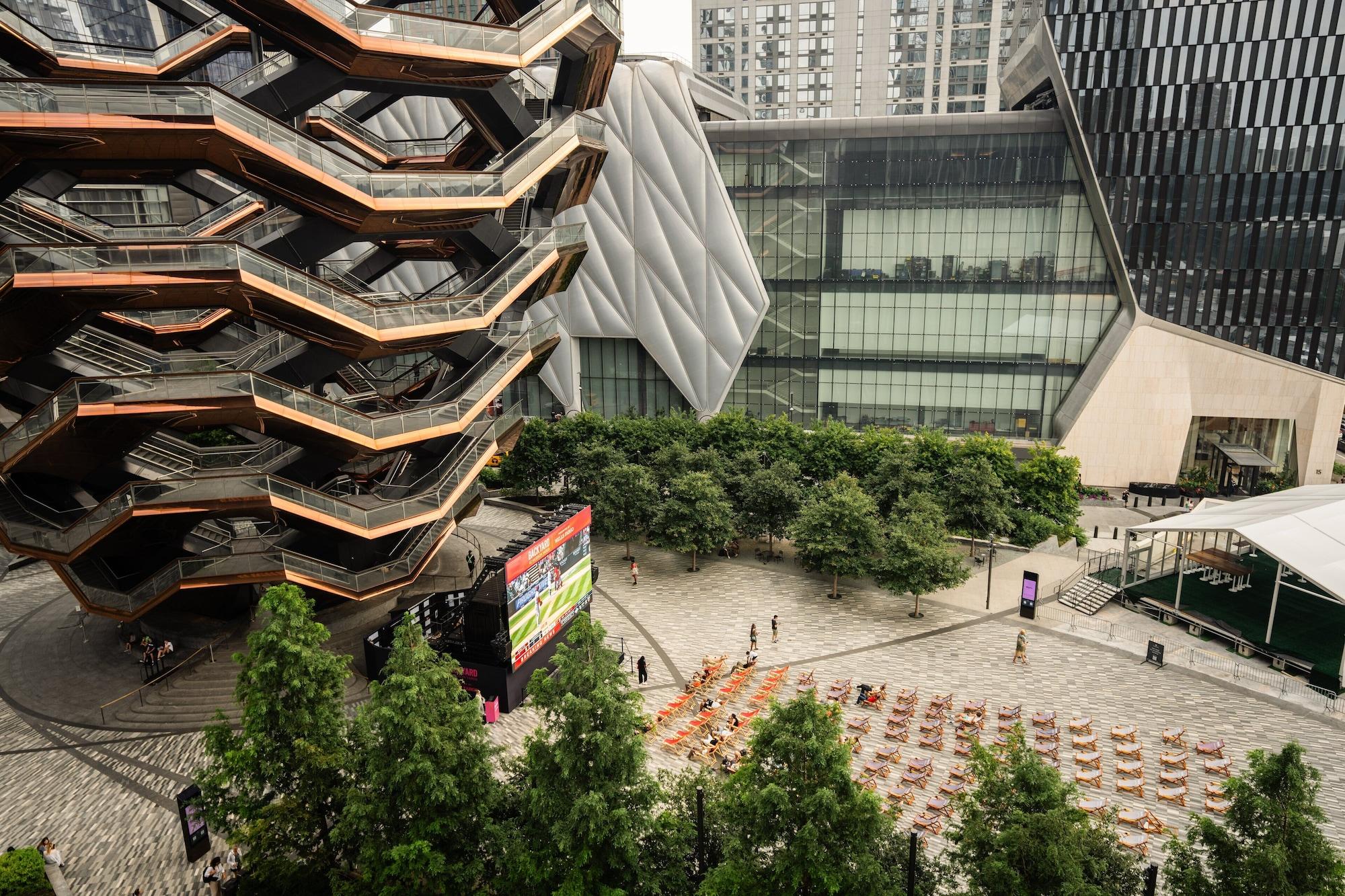 image-housing-carousel