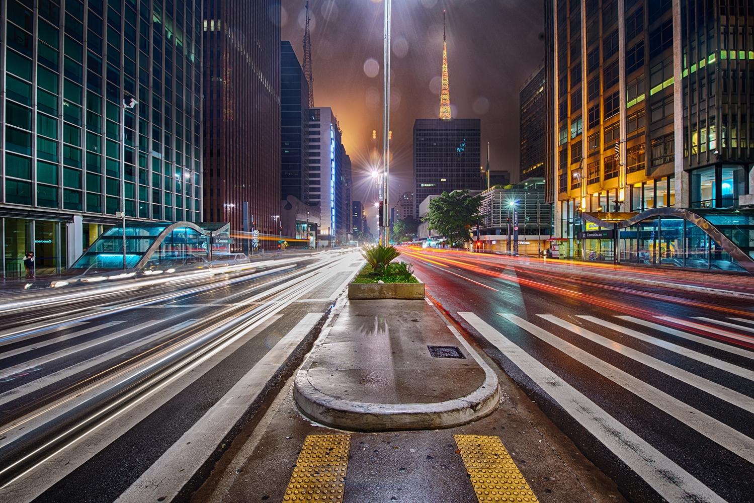 image-housing-carousel