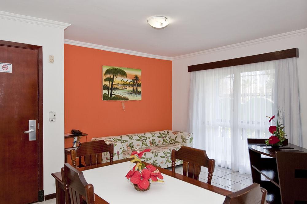 image-housing-carousel