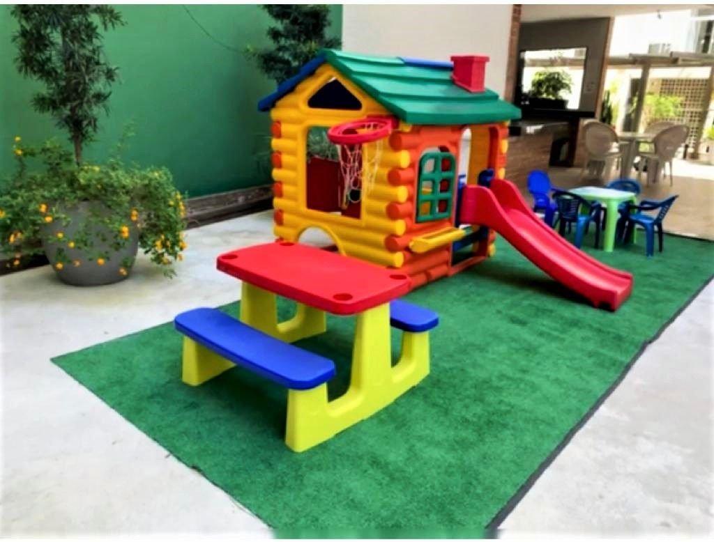 image-housing-carousel
