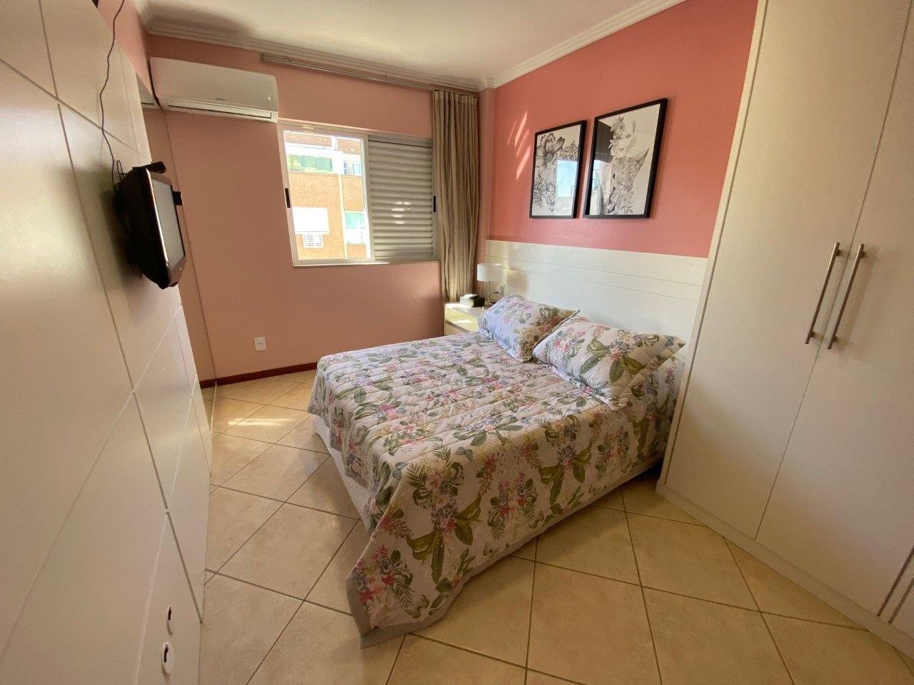 image-housing-carousel