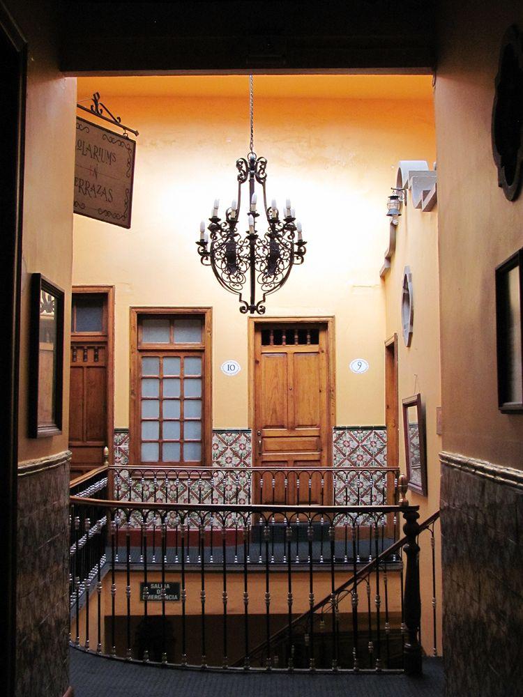 image-housing-carousel