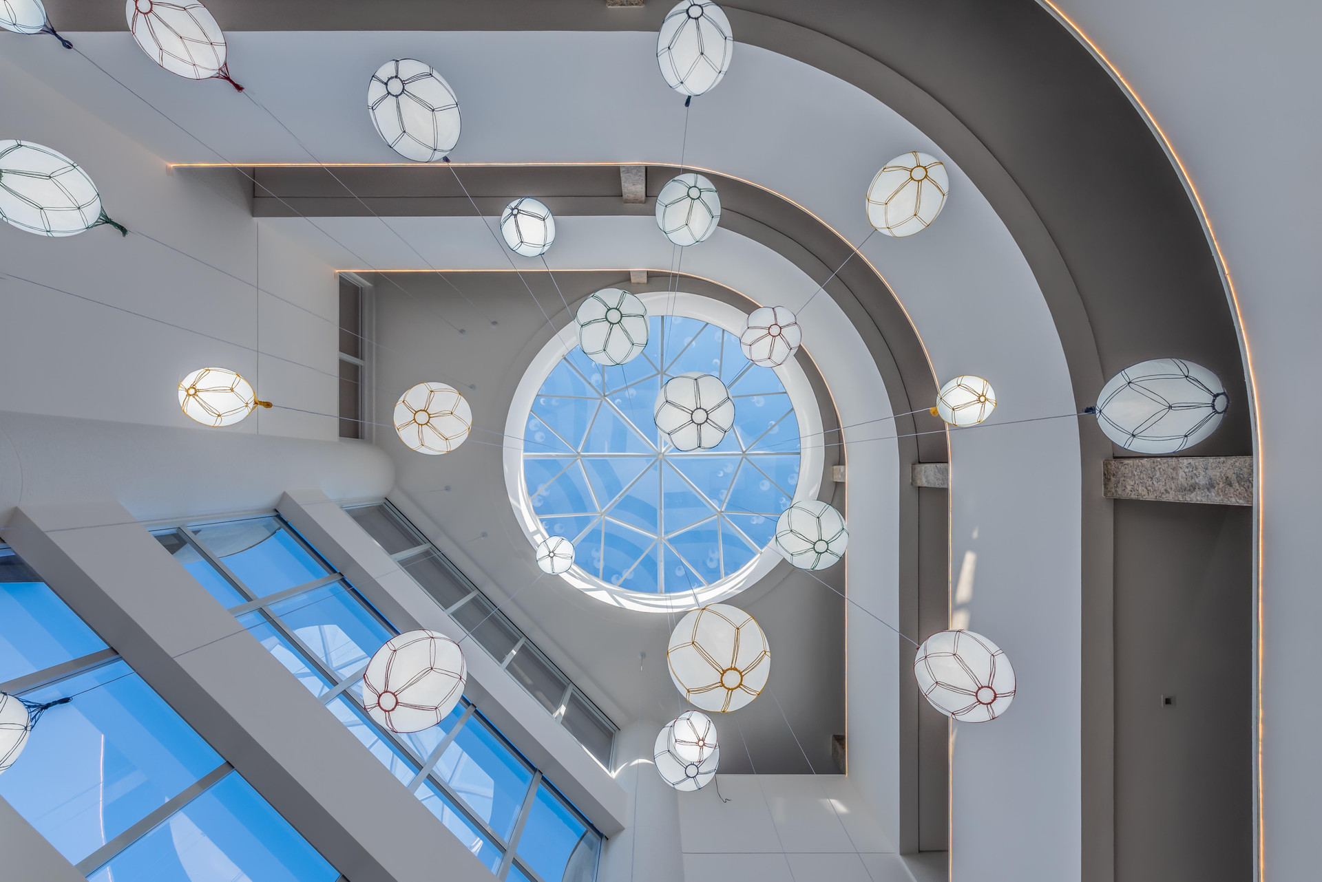 image-housing-carousel
