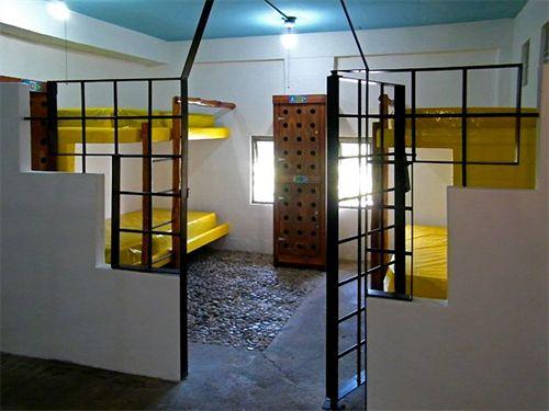 image-housing-carousel