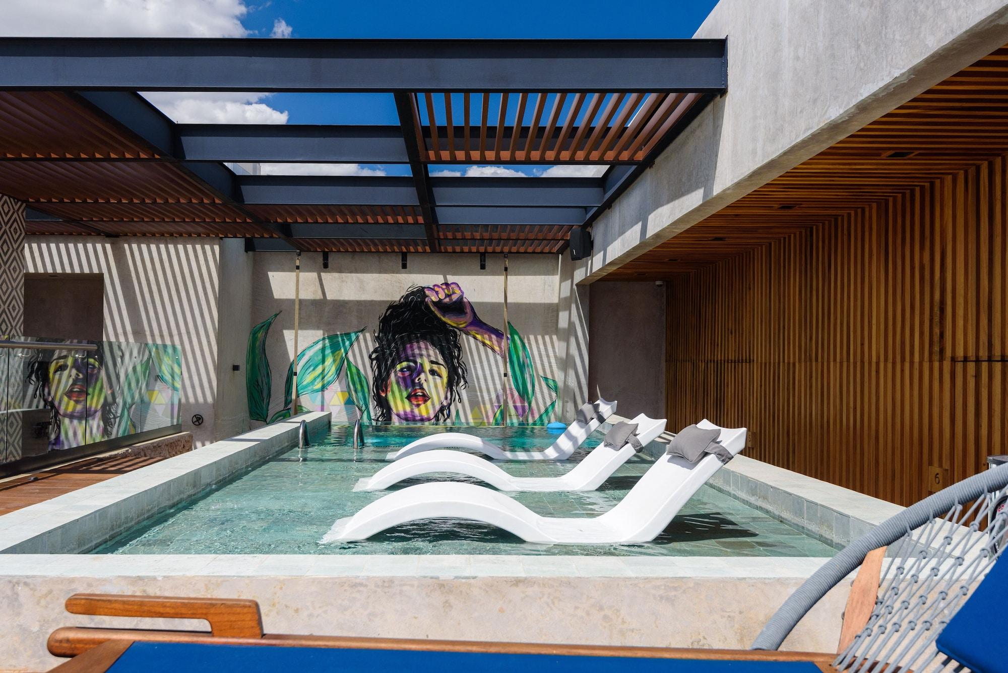image-housing-carousel