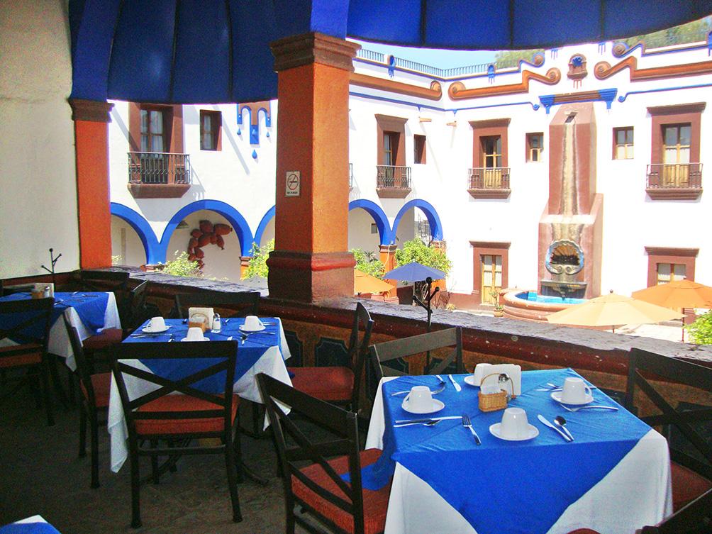 image-housing-carousel