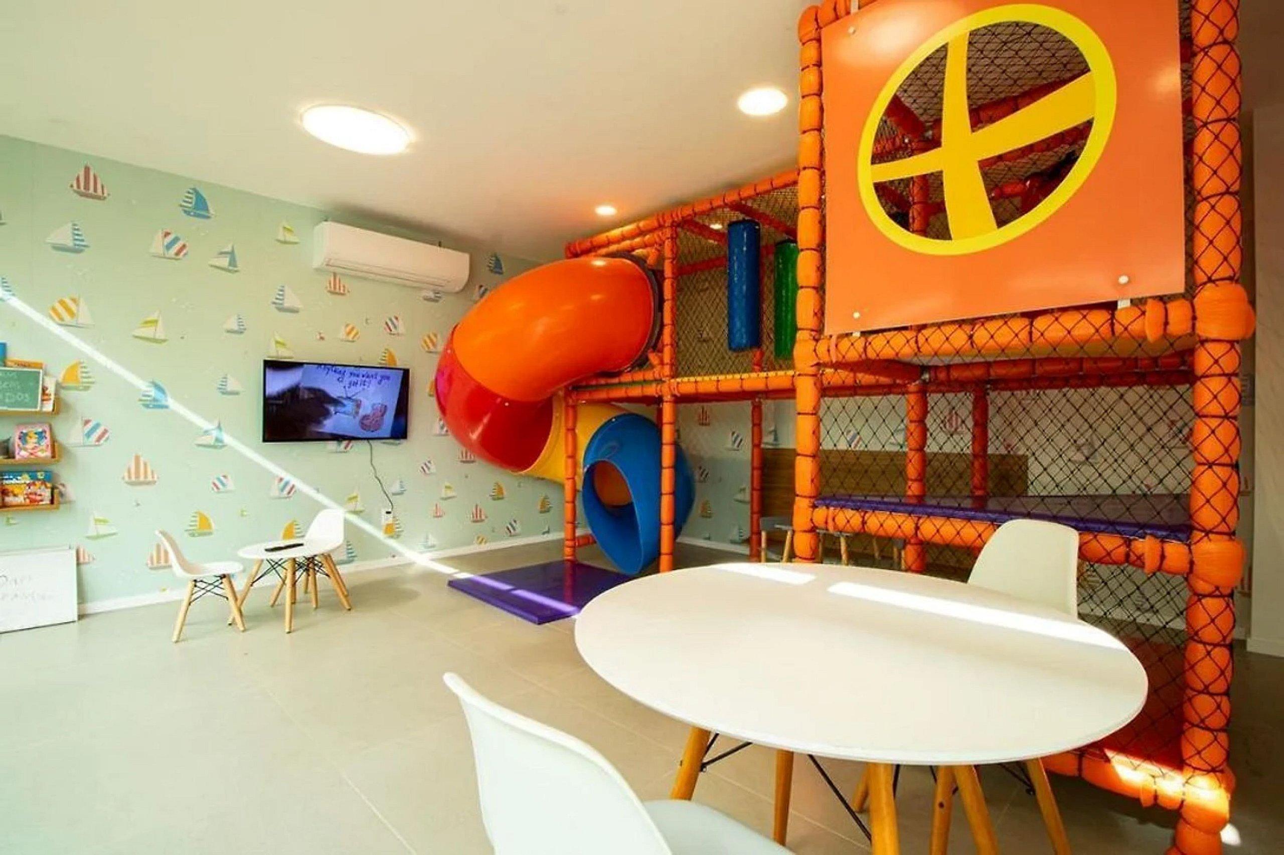 image-housing-carousel