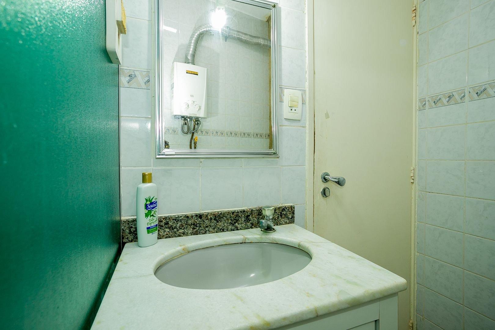 image-housing-carousel
