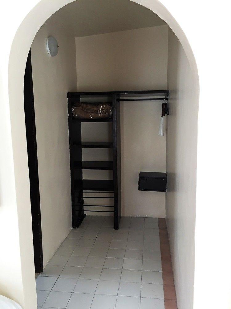 image-housing-carousel