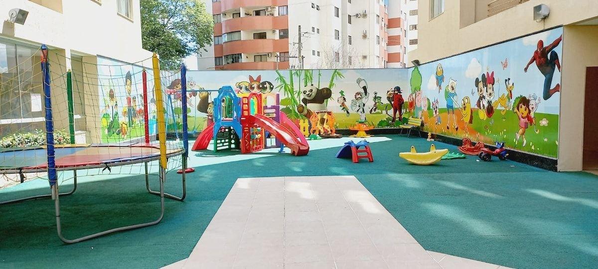 image-housing-carousel