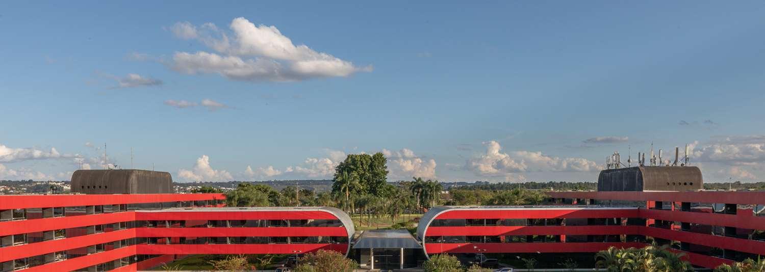 image-housing-carousel