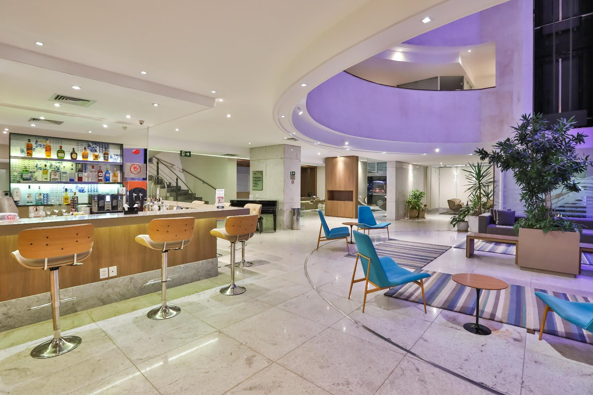 image-housing-carousel