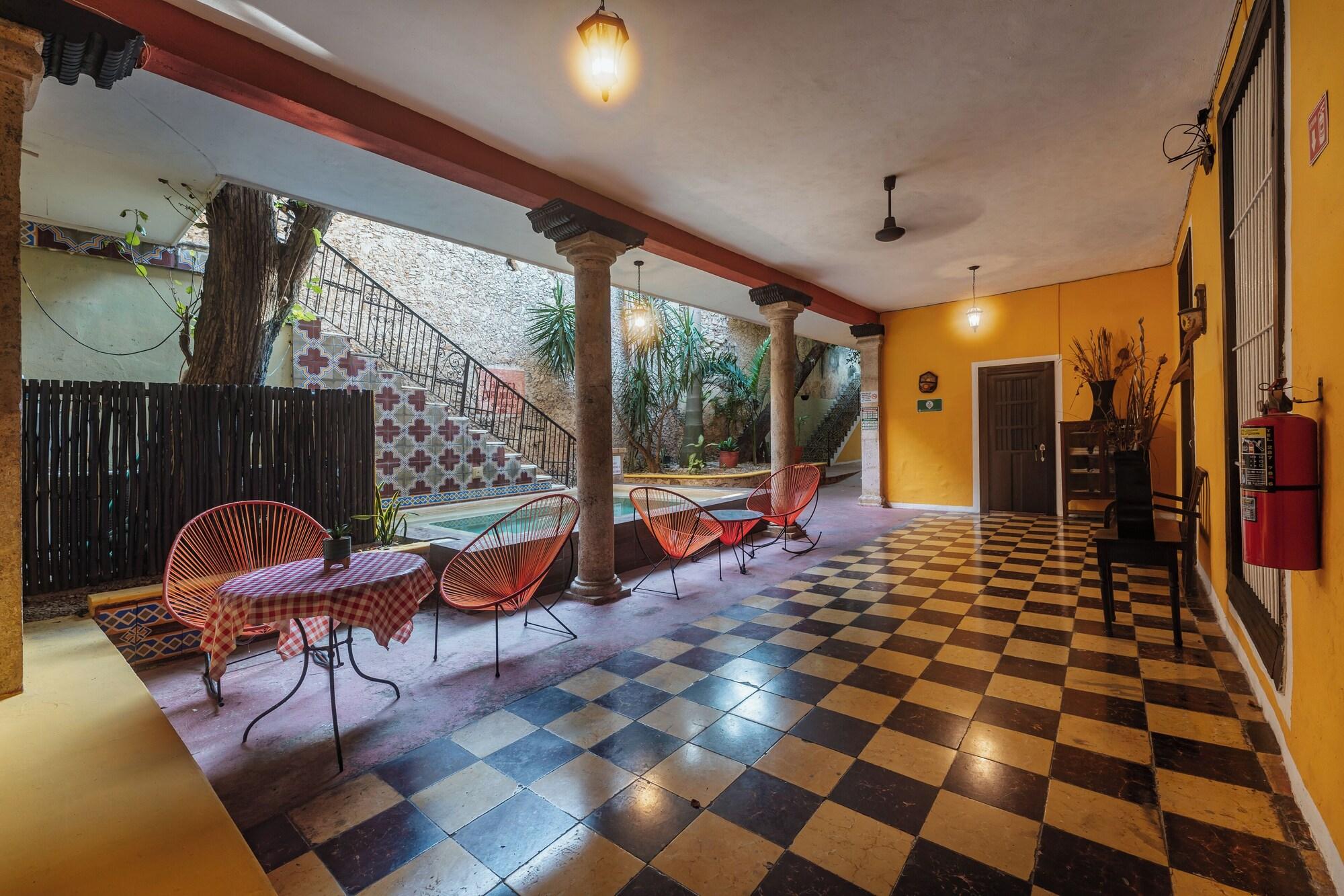 image-housing-carousel