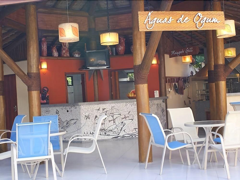 image-housing-carousel