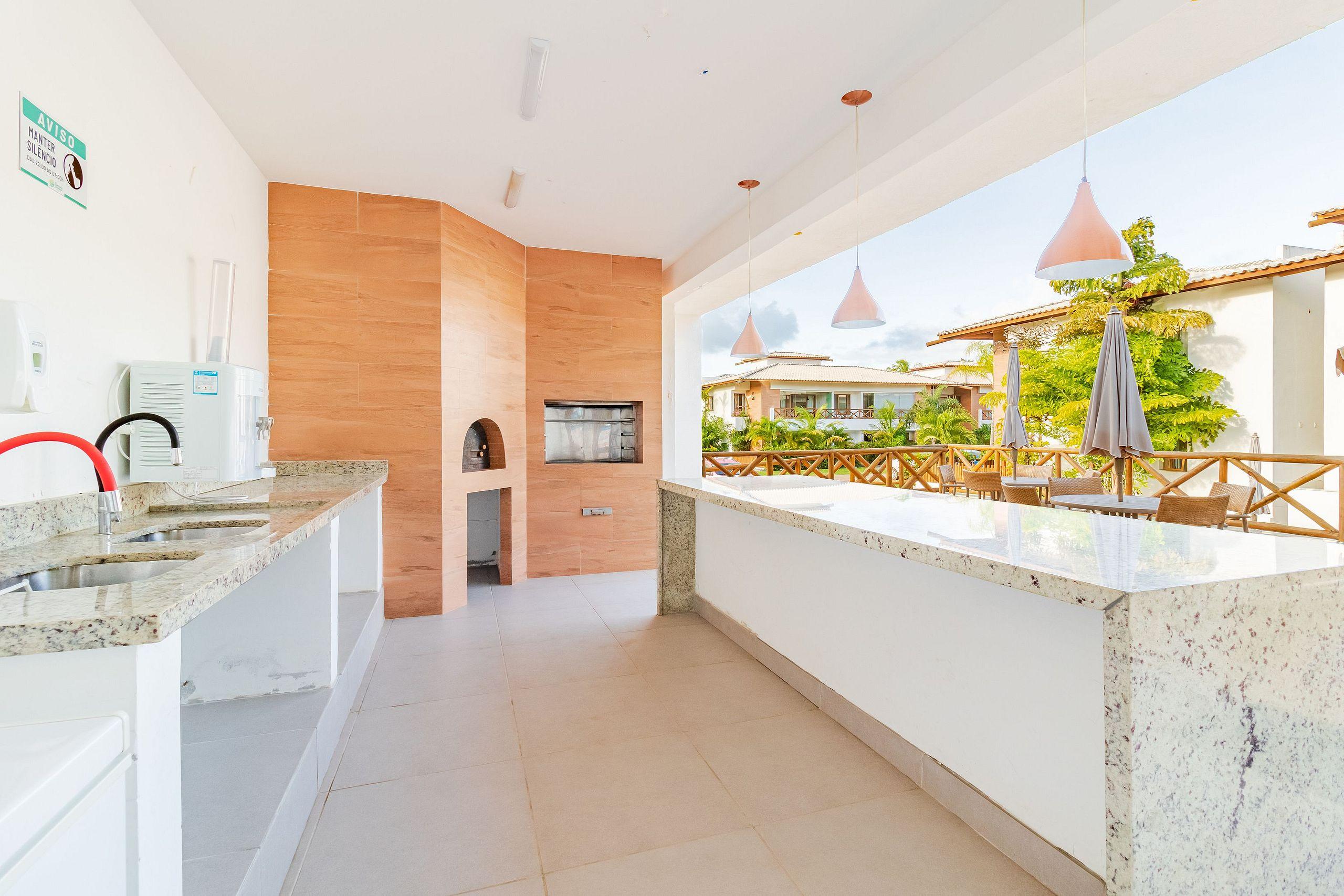 image-housing-carousel