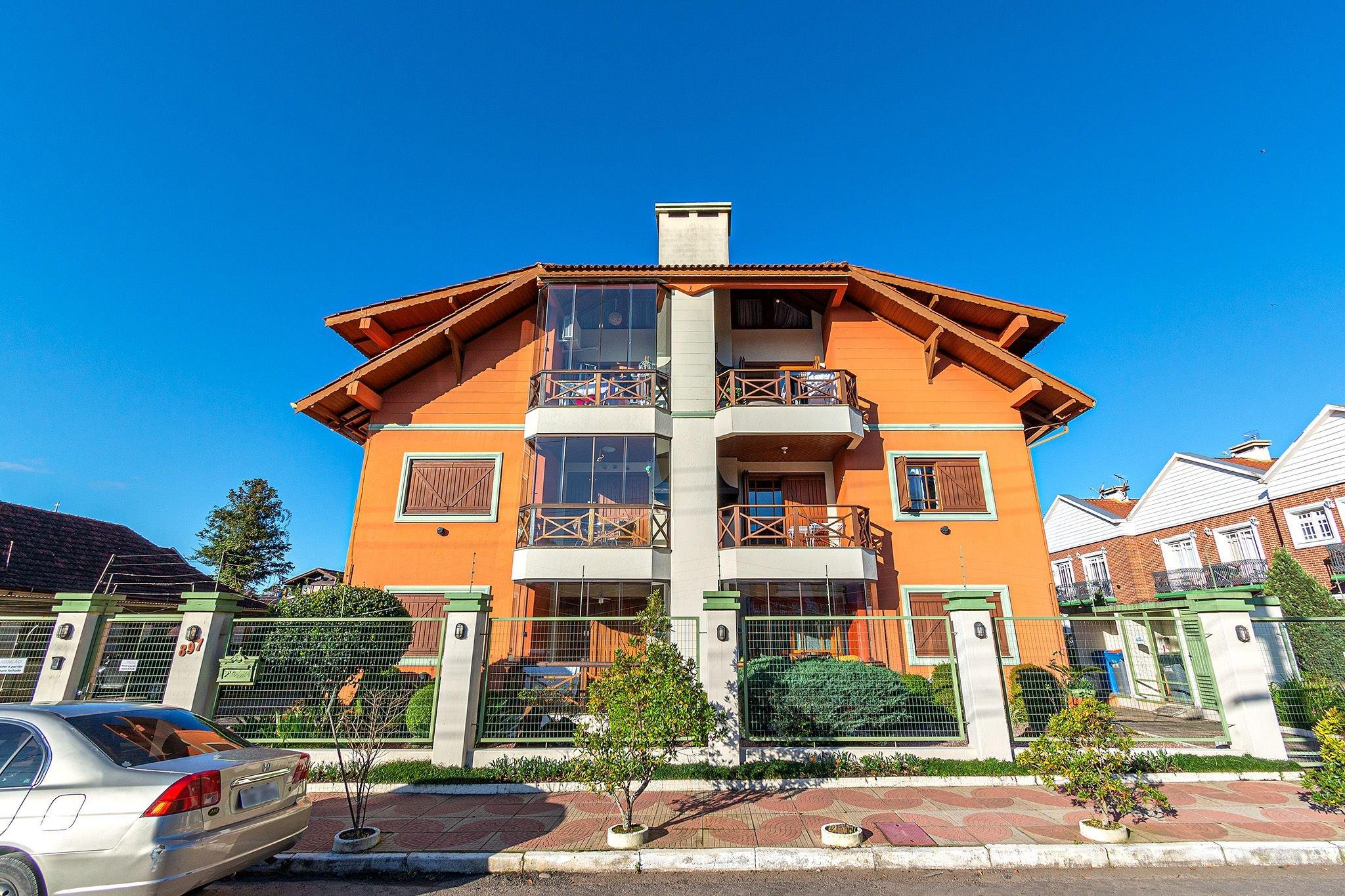 image-housing-carousel