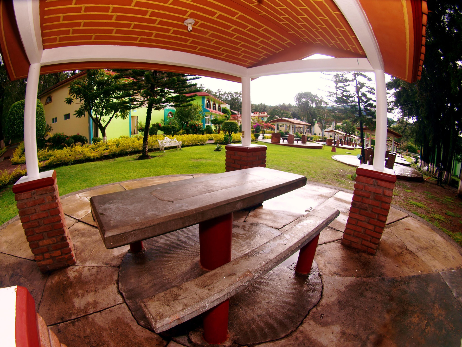 image-housing-carousel